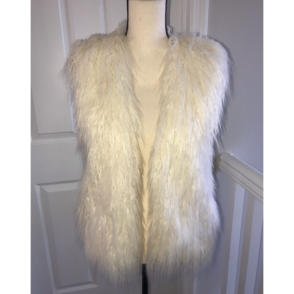 Divided by H&M open front shaggy vest